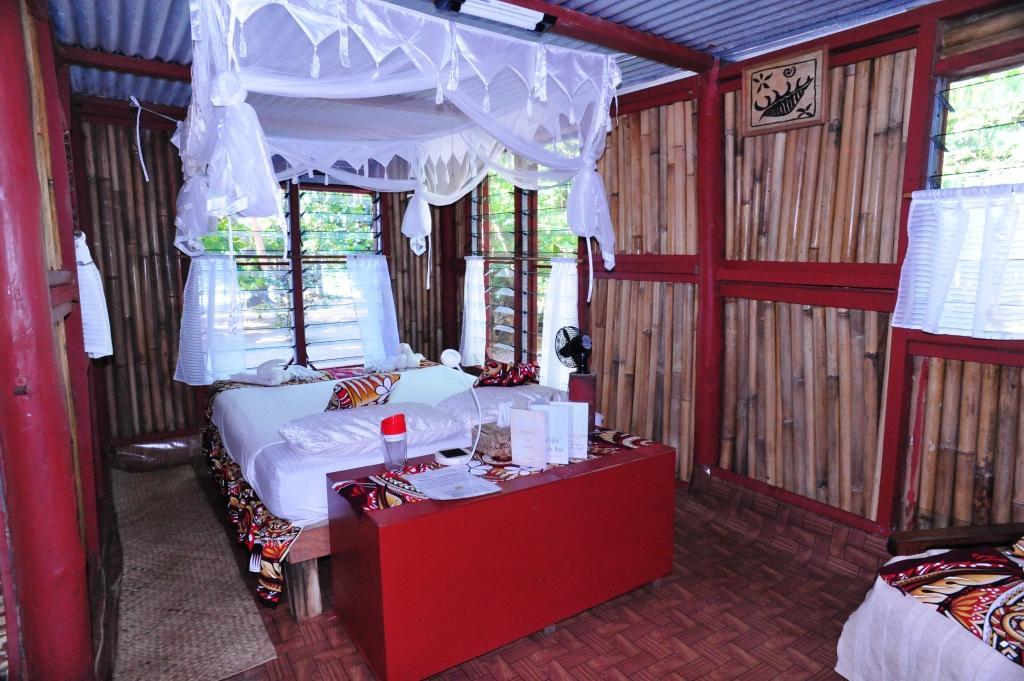 Dolphin Bay Divers Retreat Hotel Vatolotolo Ngoại thất bức ảnh